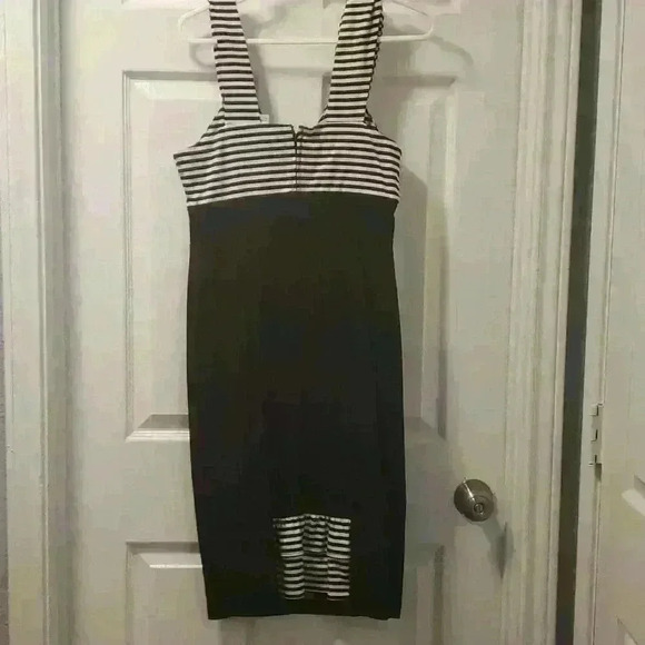 Dress by Hot Topic Sz lg - Picture 2 of 3